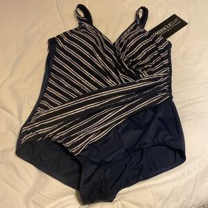 NBW Miracle-suit Sz22 Navy